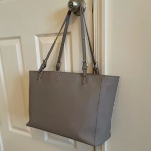 Tory Burch Large York Buckle Tote in French Gray